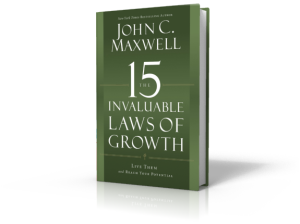 john-c-maxwell-15-invaluable-laws-3d